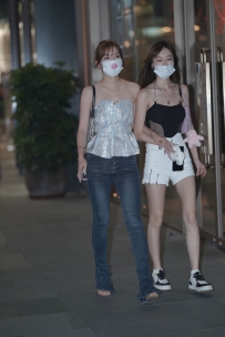 【精选街拍】Vol.3606 简单百搭喇叭牛仔裤 [114P+1V-1.47GB]